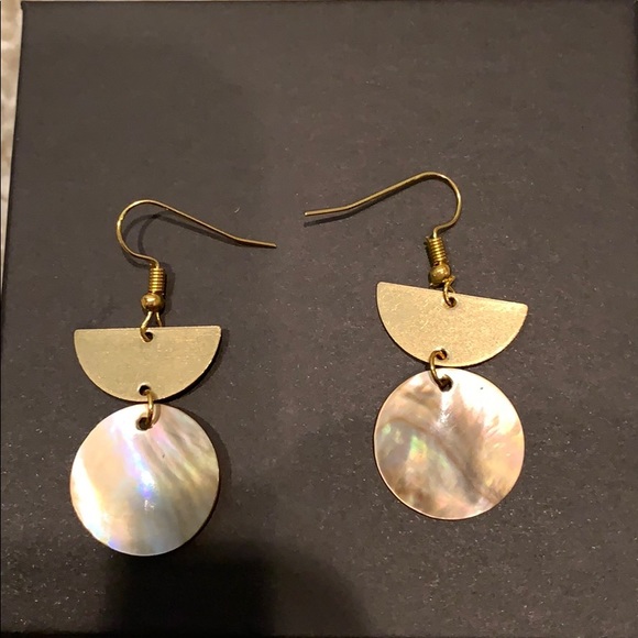 Gold plated and Natural Shell Earrings - Picture 2 of 2
